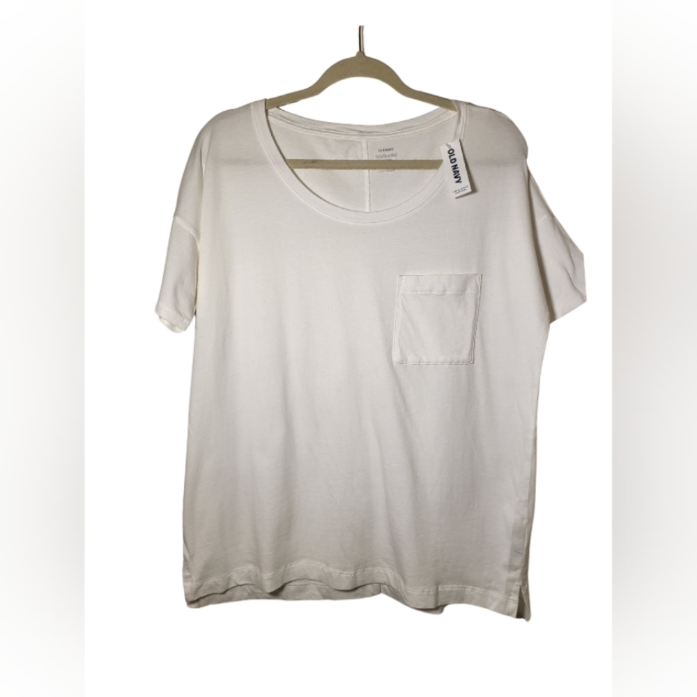 NWT! Old Navy White Tee. Size M
